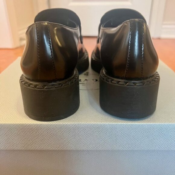 Prada Women's Triangle Logo Loafers Spazzolato Leather Black Size 40 - Picture 3 of 10